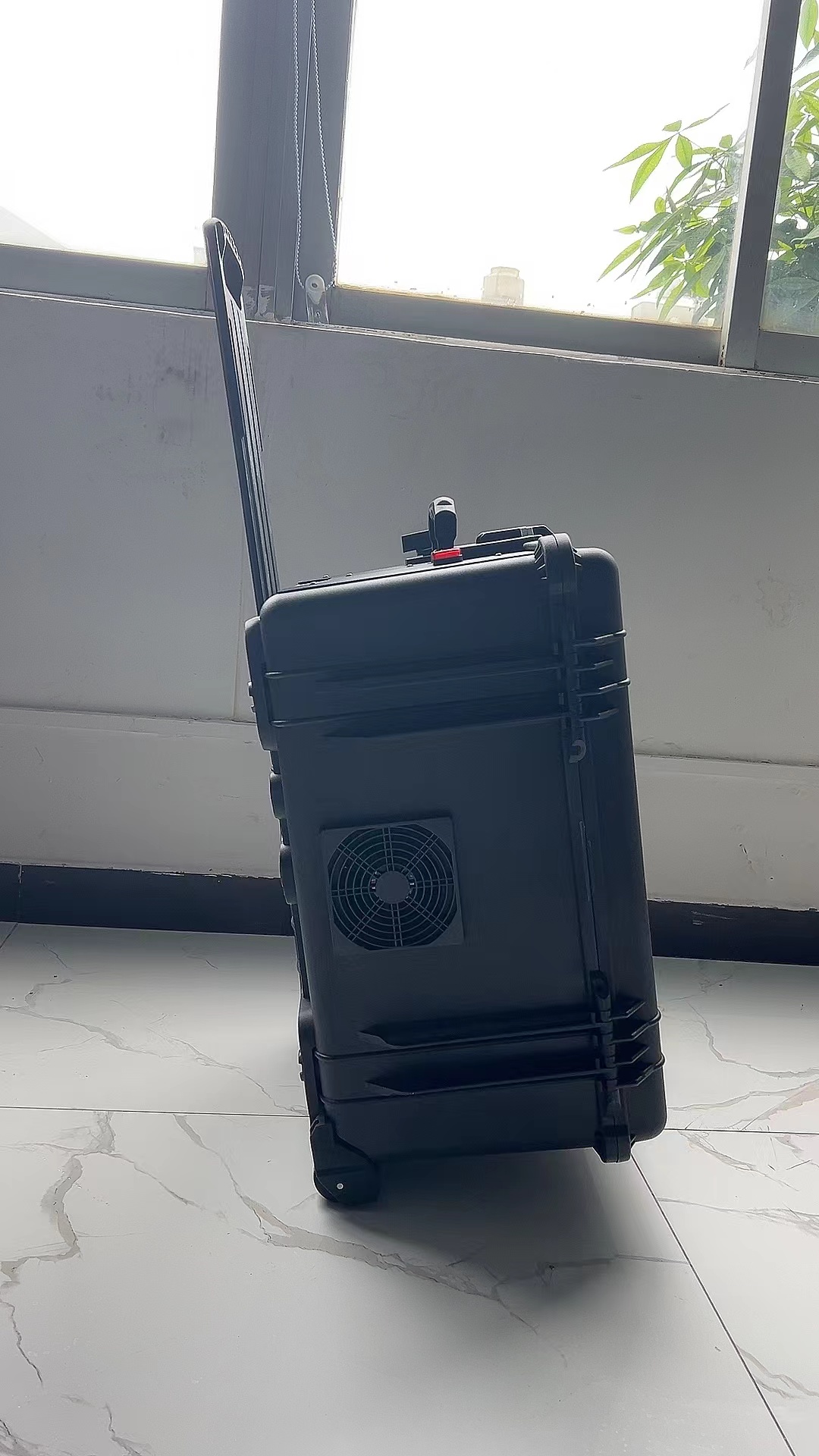 宜丰手拉箱型移动通信干扰器